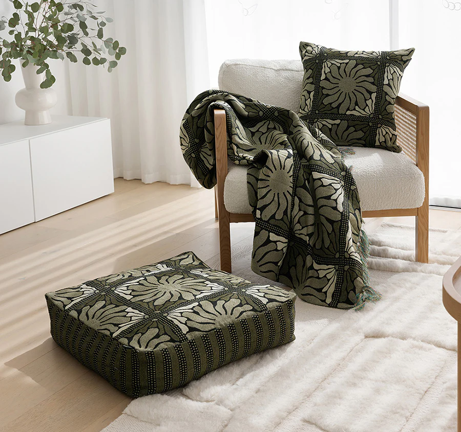 Zinnia 50x50cm Filled Cushion Moss - Image 4