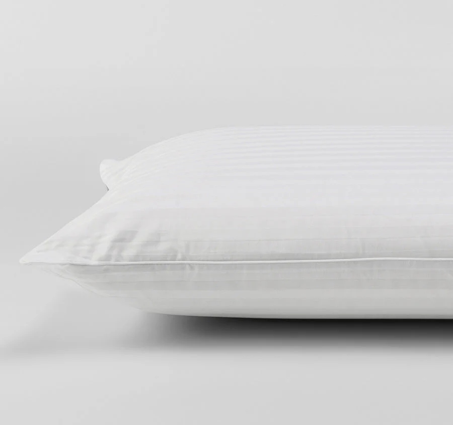 Luxurious Latex Classic Medium Profile Standard Pillow - Image 3