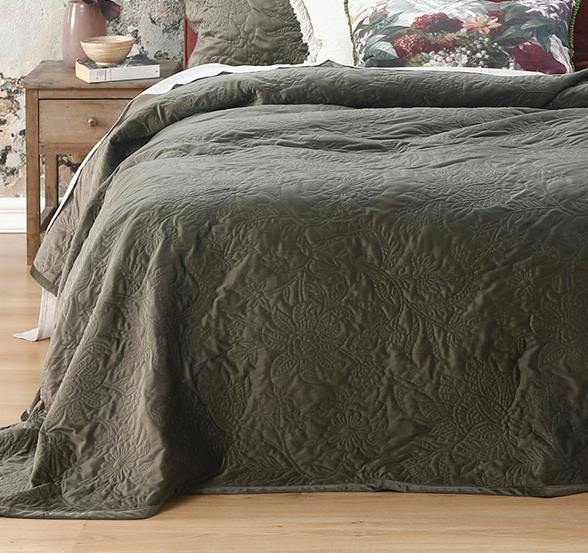 Constance Coverlet Set Range Olive - Image 3